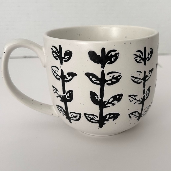 The Old Pottery Company Leaf Stoneware Coffee Cup Mug 16 oz - Picture 1 of 5